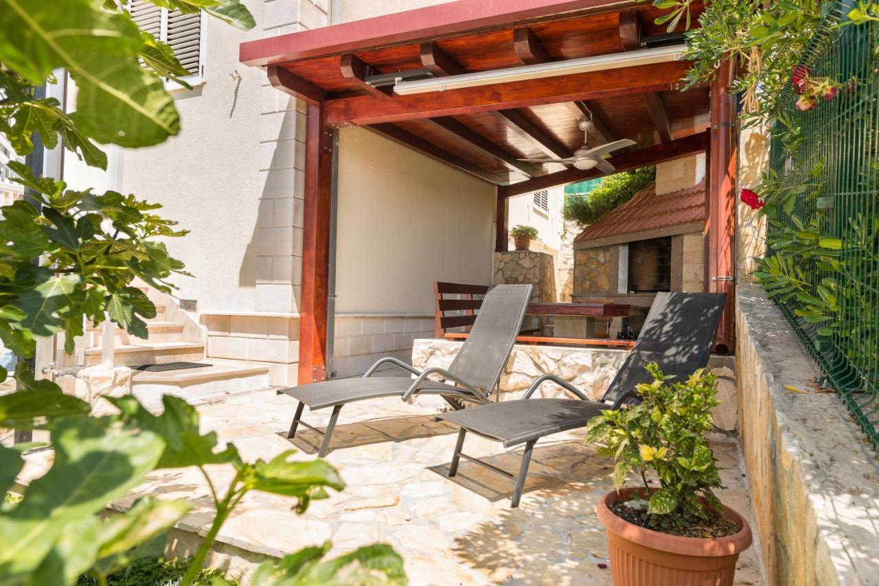 Villa Lille โตรกีร์ ภายนอก รูปภาพ