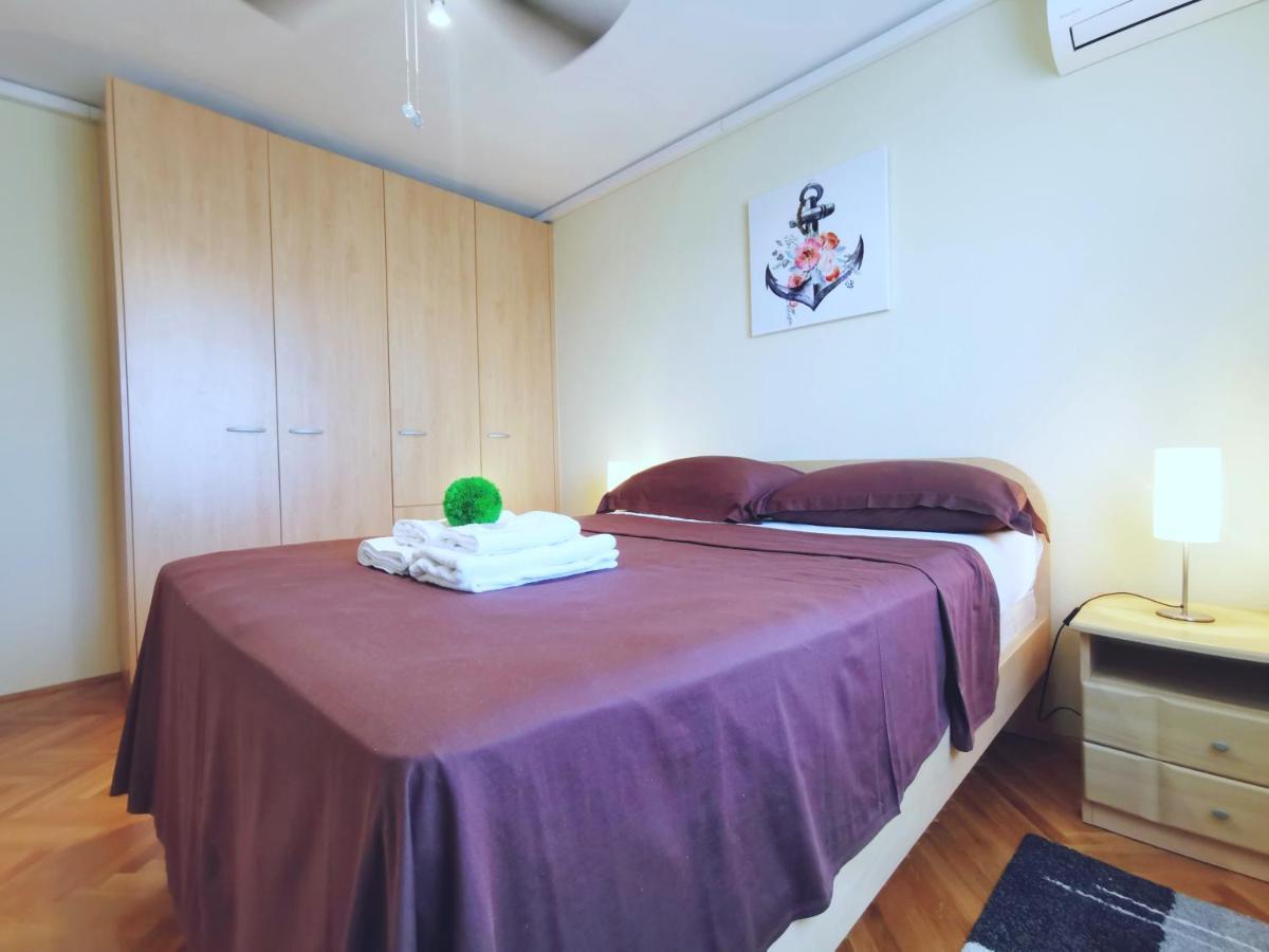 Villa Lille โตรกีร์ ภายนอก รูปภาพ