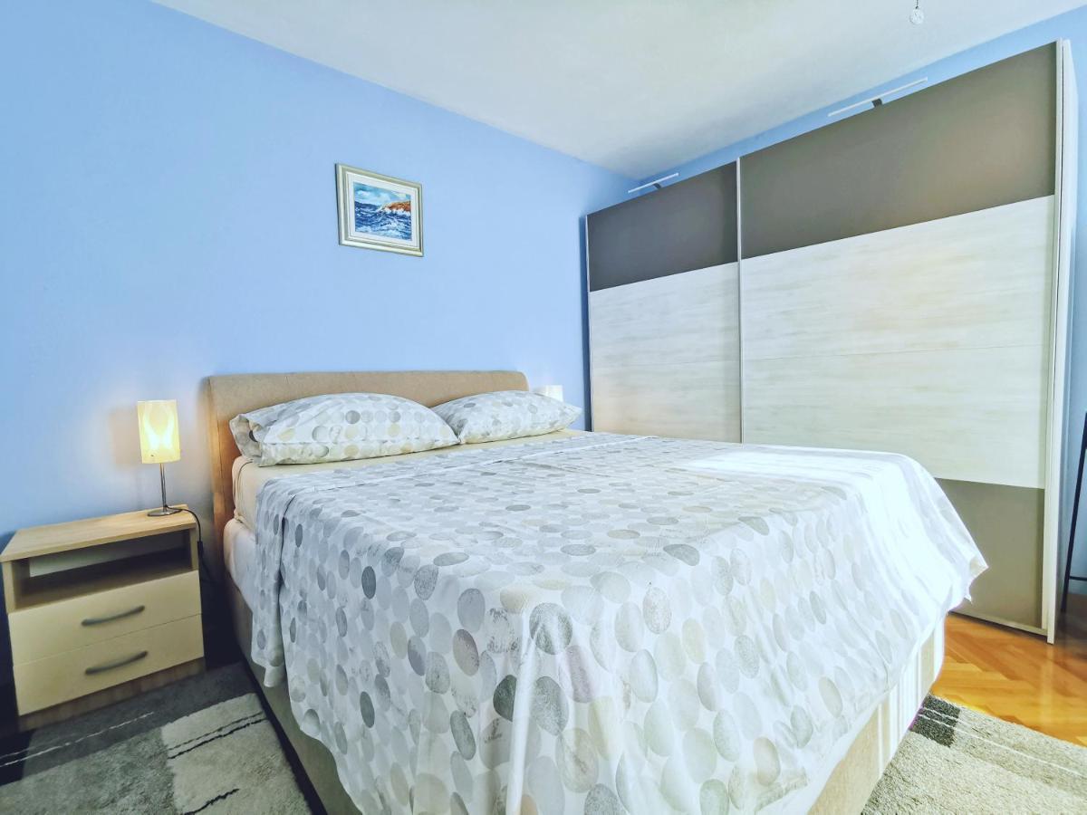 Villa Lille โตรกีร์ ภายนอก รูปภาพ