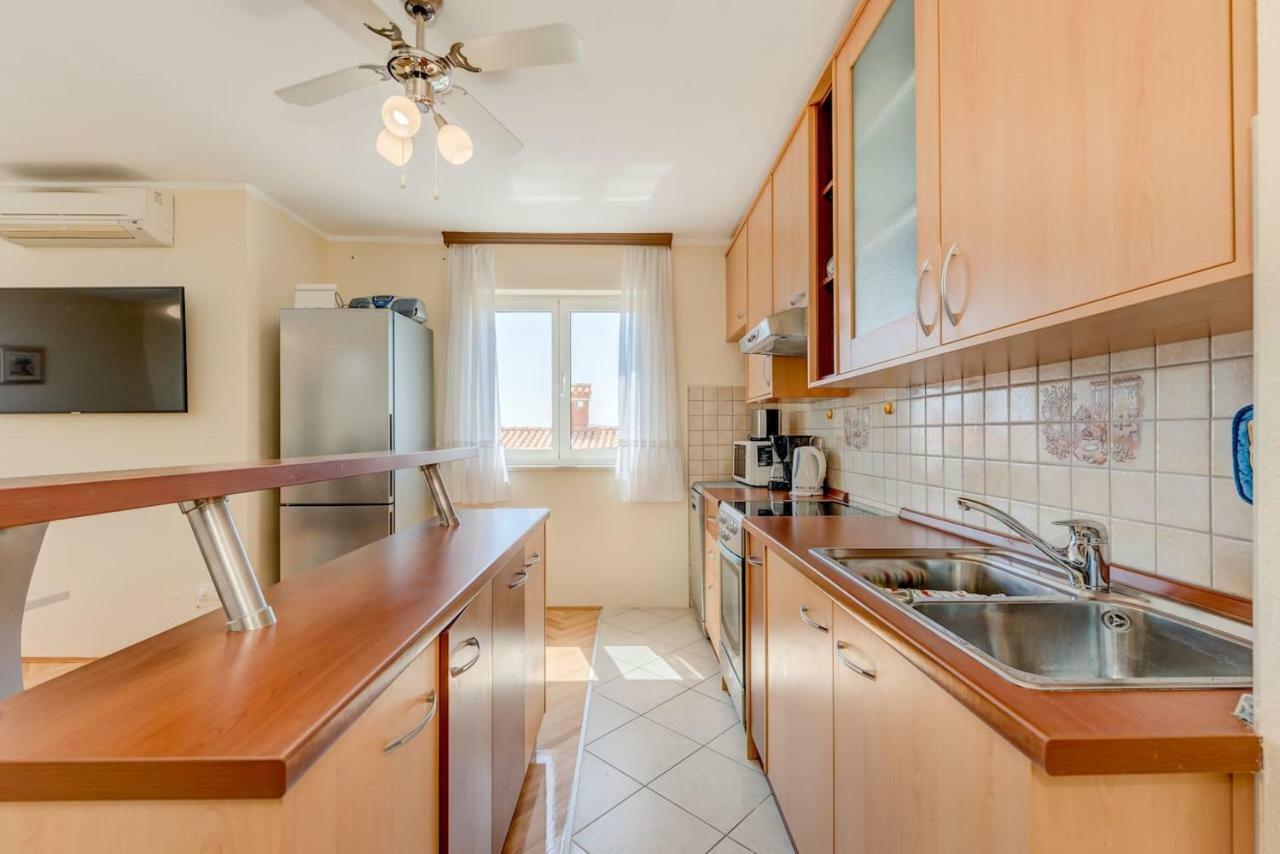 Villa Lille โตรกีร์ ภายนอก รูปภาพ
