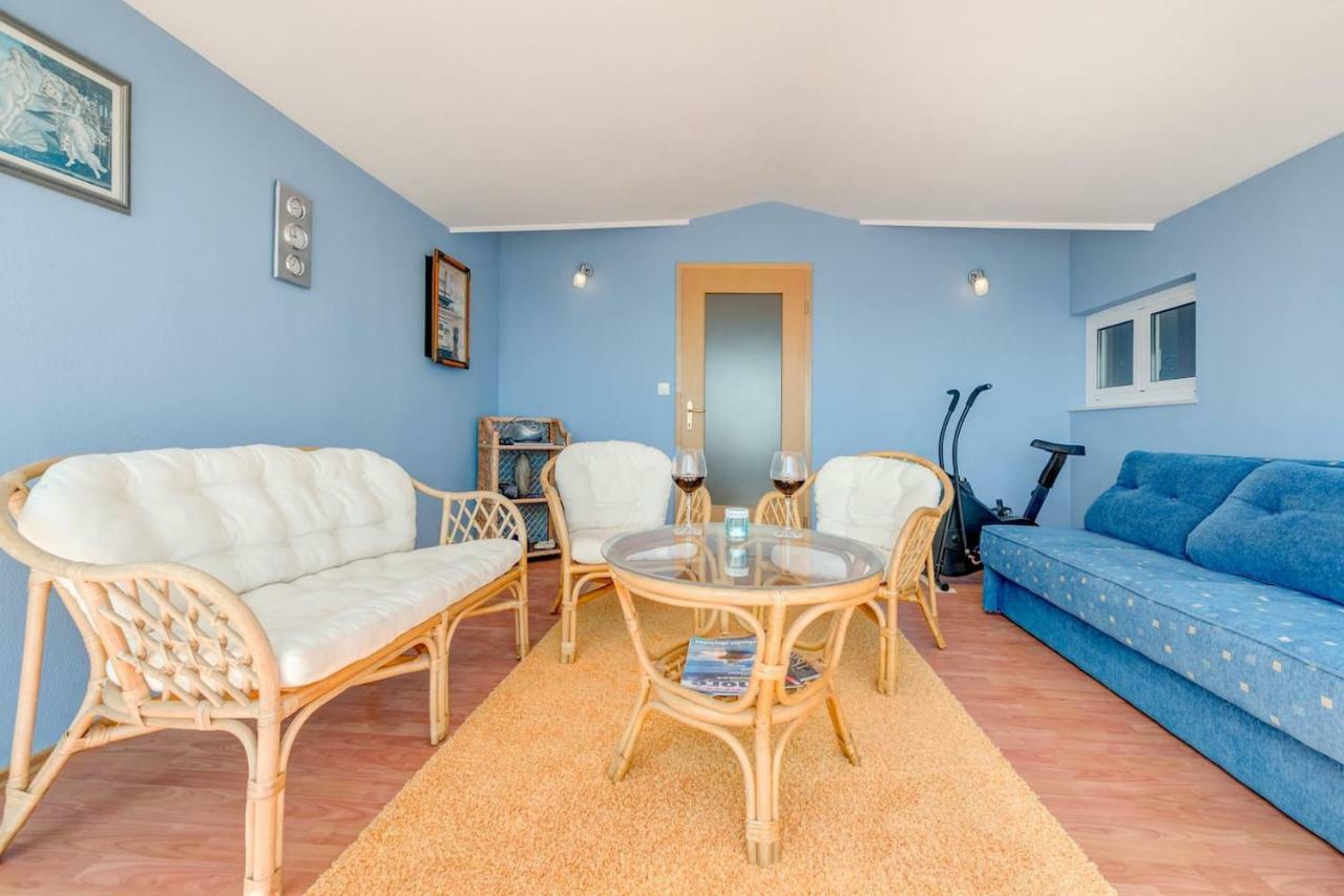 Villa Lille โตรกีร์ ภายนอก รูปภาพ